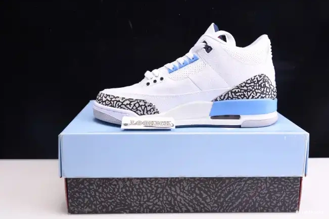 Air CT8532-104 3 UNC Jordan 0524